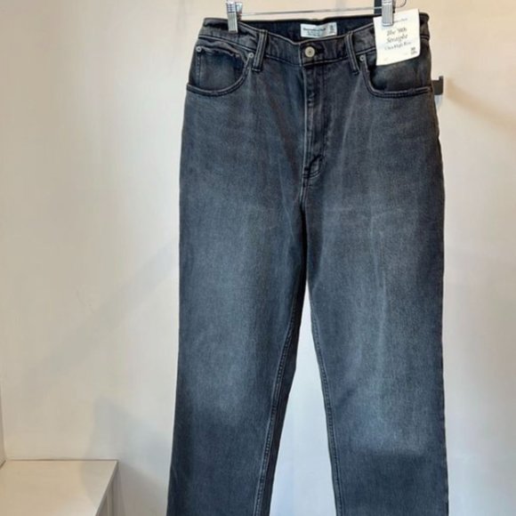 Abercrombie Split Hem 90s Straight Ultra High Rise Jeans - Picture 2 of 5